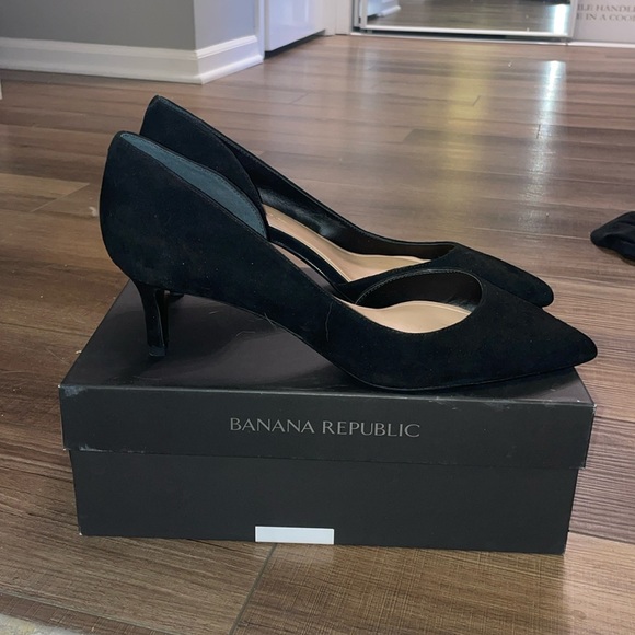 NWT Banana Republic Dorsay Pump in Black - Picture 1 of 3
